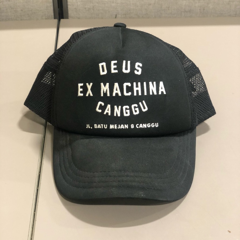 Deus Ex Machina Hat